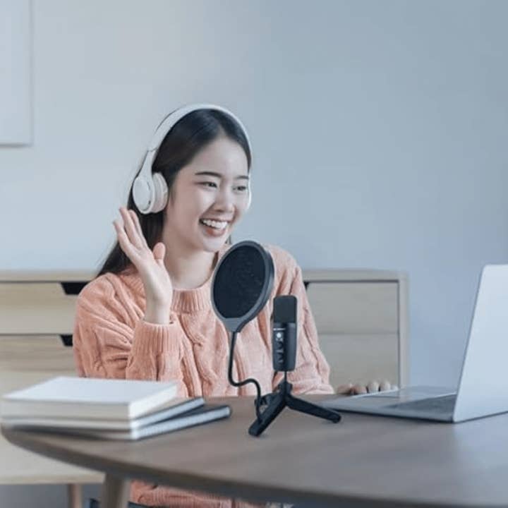 JupiterGear Home - Wholesale Small/handheld appliance - Emerson Gaming/Streaming Microphone with LED Lighting11