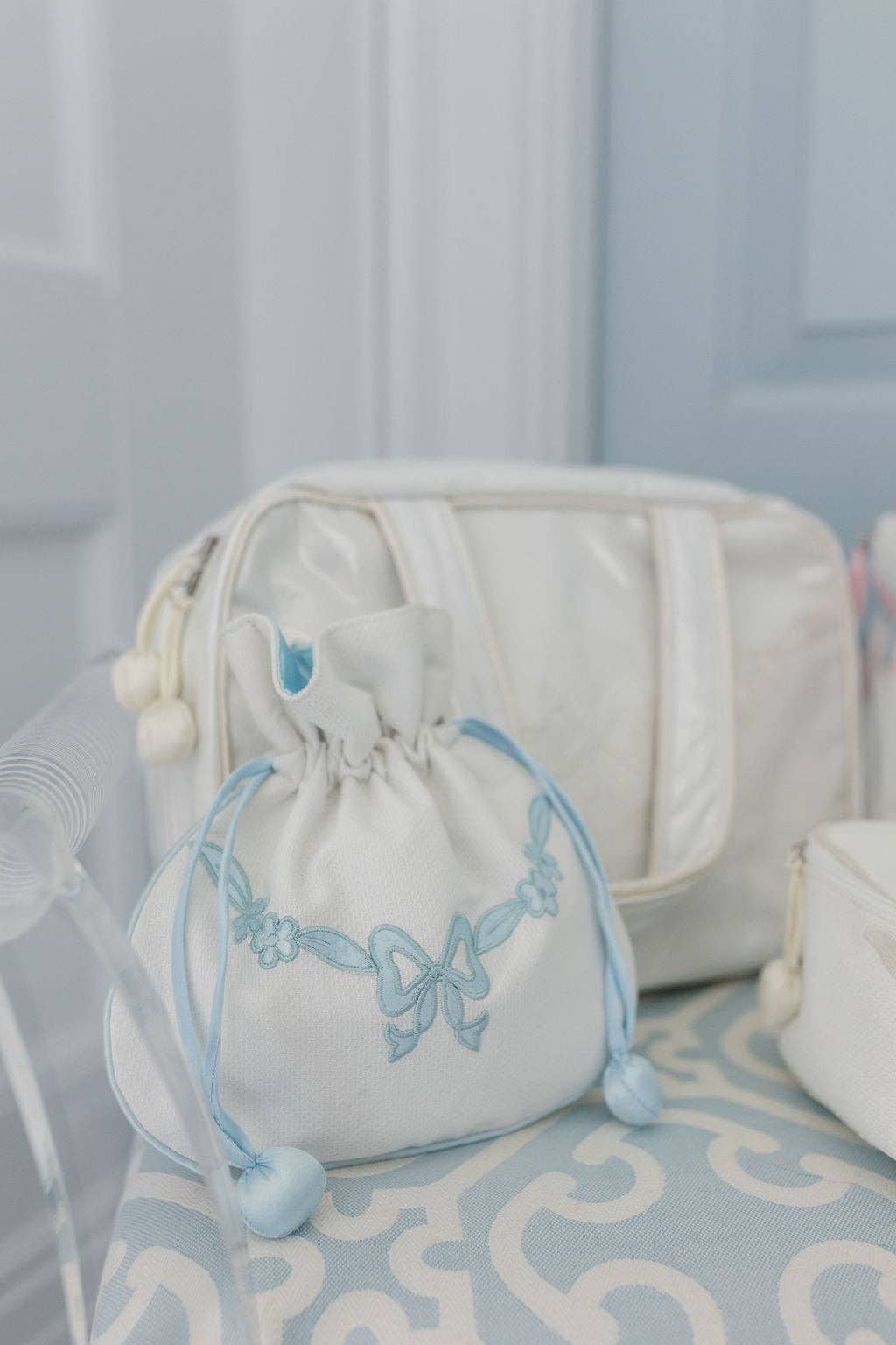 Lenora - Vendita all'ingrosso Portagioie/organizer per gioielli - POCHETTE PORTAGIOIELLI CON FIOCCO FLOREALE15