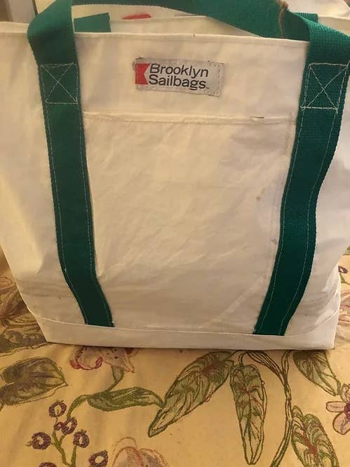 Échantillon grand fourre-tout avec poignées vertes pour la vente par Brooklyn Sailbags