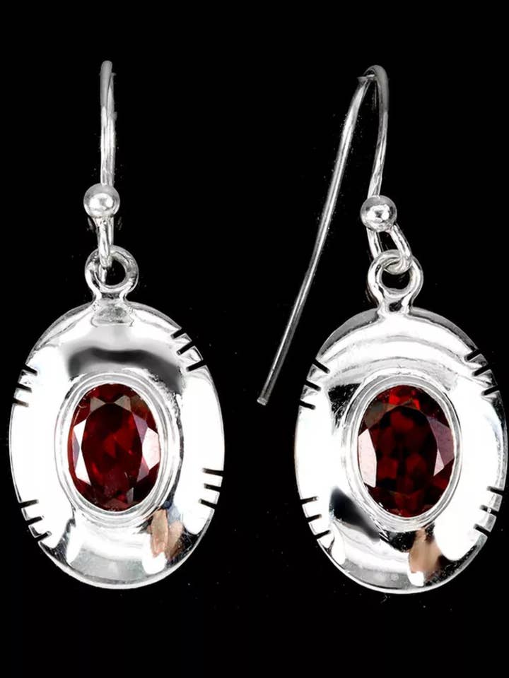 925 Stämplade Ovala Örhängen för wholesale av Crystal Creations