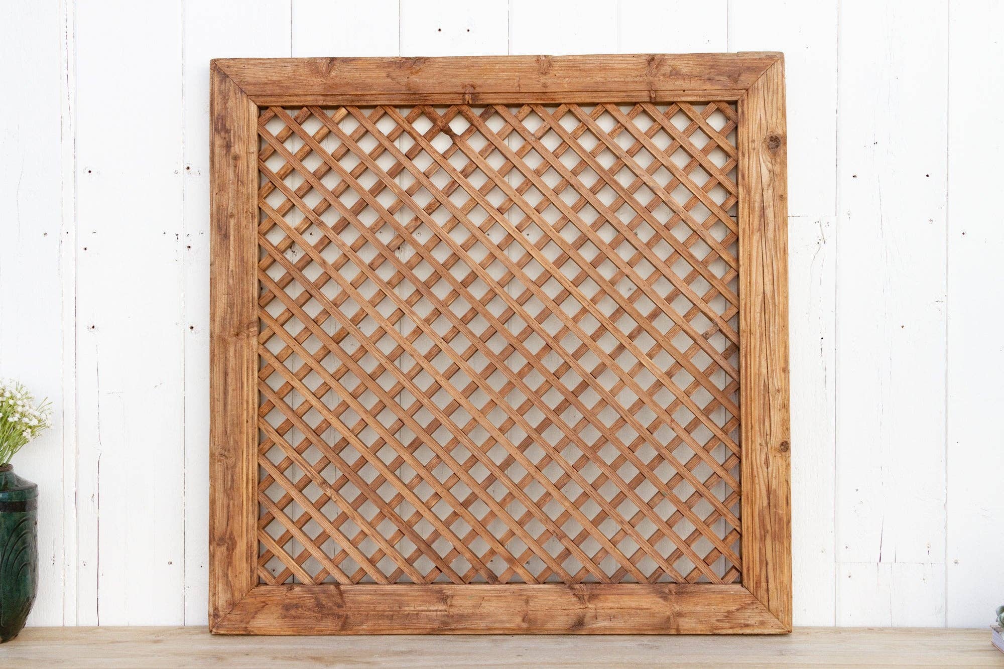 De-cor - Venta al por mayor Papel pintado 3D - Gran ventana de celosía antigua de granja4