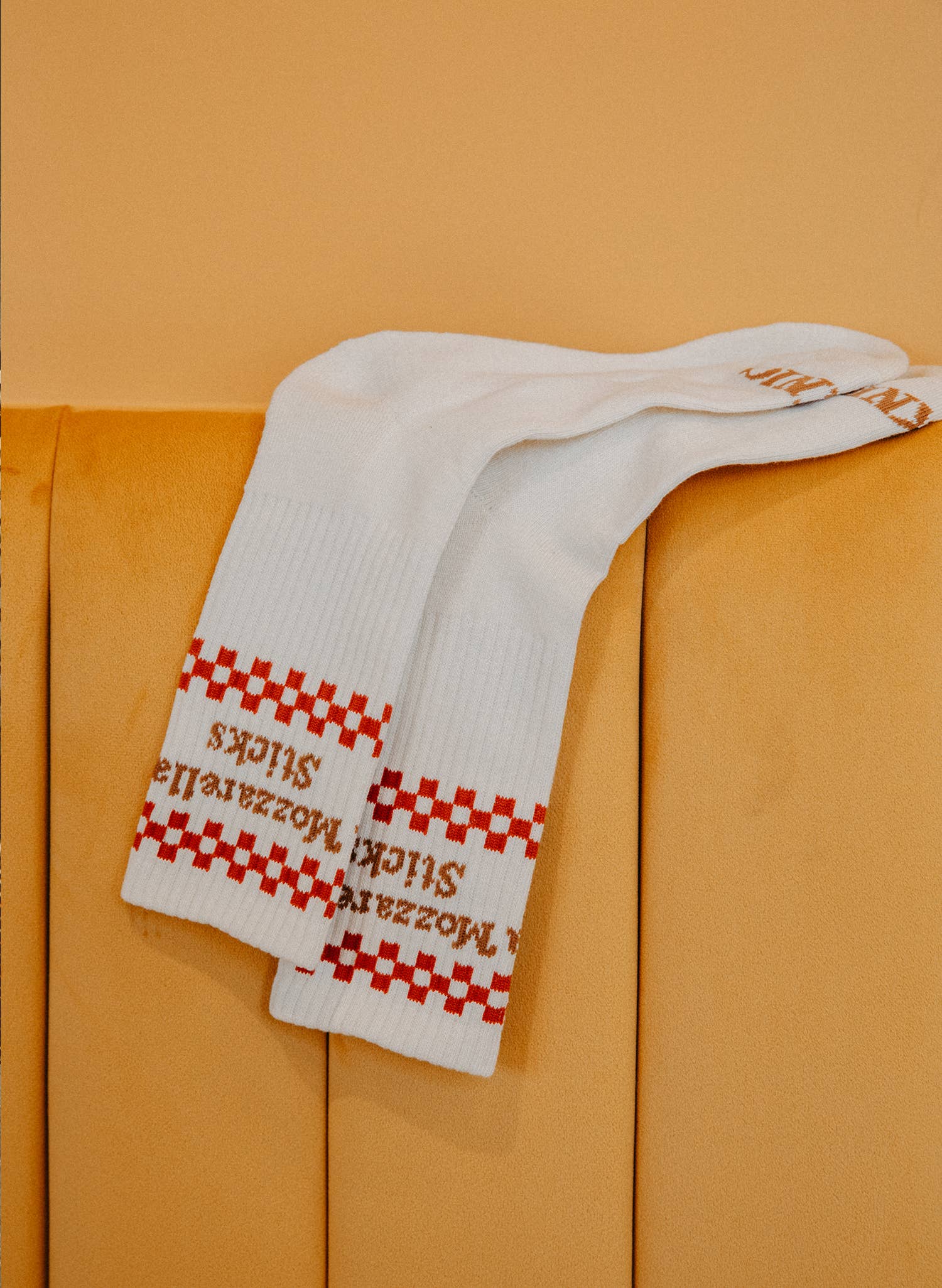 Pyknic – wholesale Socks – Unisex – Mozzarella Sticks Socks Fun Comfy Crew Socks1