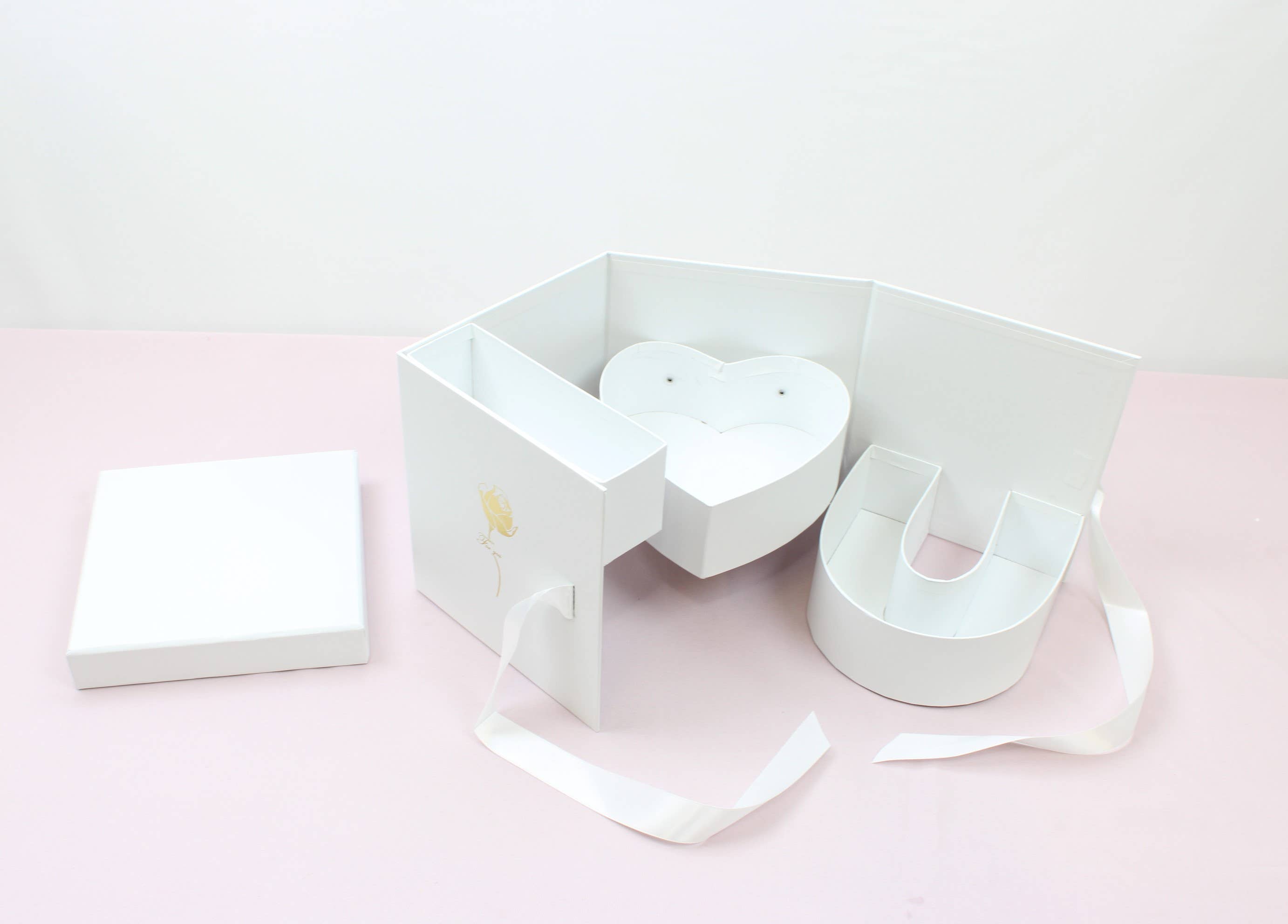 Elegant Design Supply - Venta al por mayor Caja de regalo - Caja de regalo con diseño de flor con monograma giratorio «I Love You»7