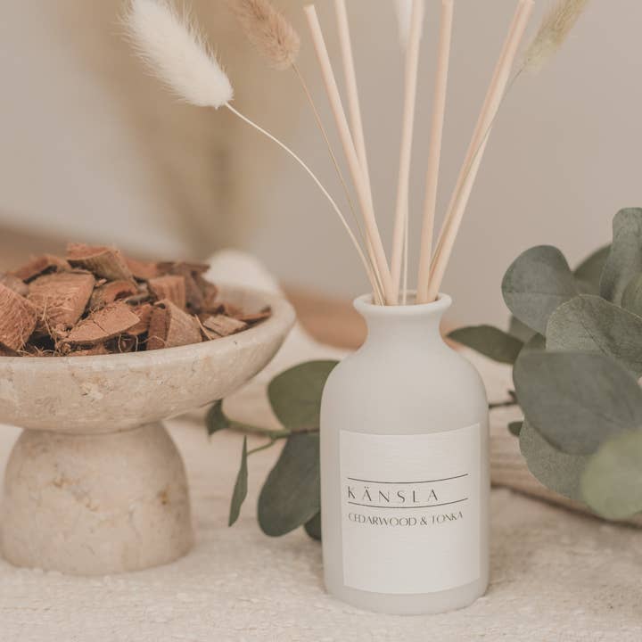 Cedarwood & Tonka Reed Diffuser for wholesale by kansla