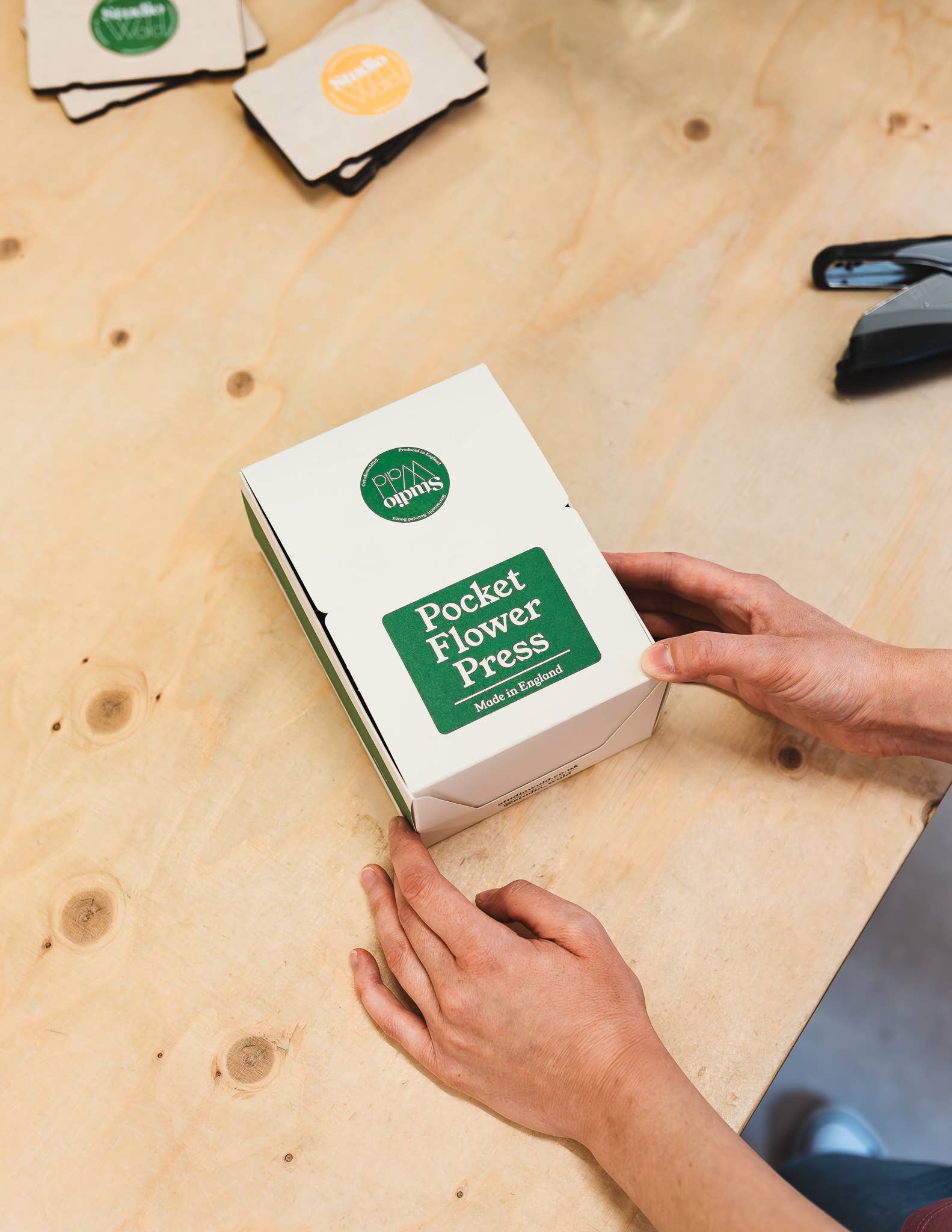 Studio Wald - UK Made - Vendita all'ingrosso Kit per lavoretti fai da te - Pressa da tasca per fiori - Non ti scordar di me5