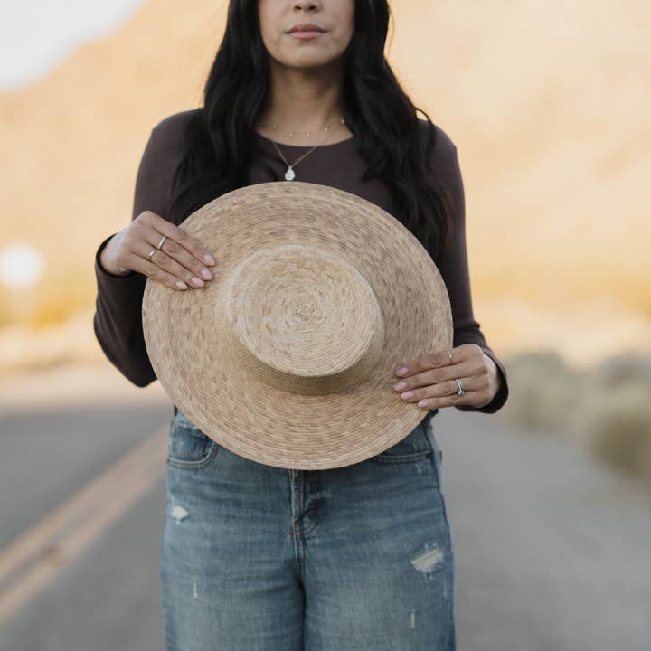 The Modern Cactus Co – Engroshandel Stråhat – til kvinder – Palmeløvshat med brændt lak og skygge2