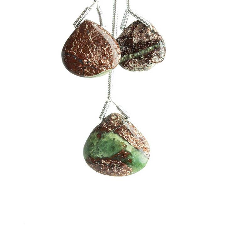 Chrysoprase avec matrice perles focales en forme de poire simples ensemble de 3 pour la vente par The Bead Traders