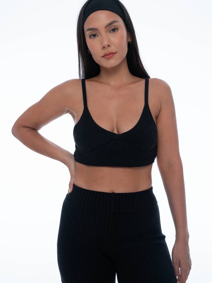 Haut en maille Pacifique noir pour la vente par THIS IS A LOVE SONG