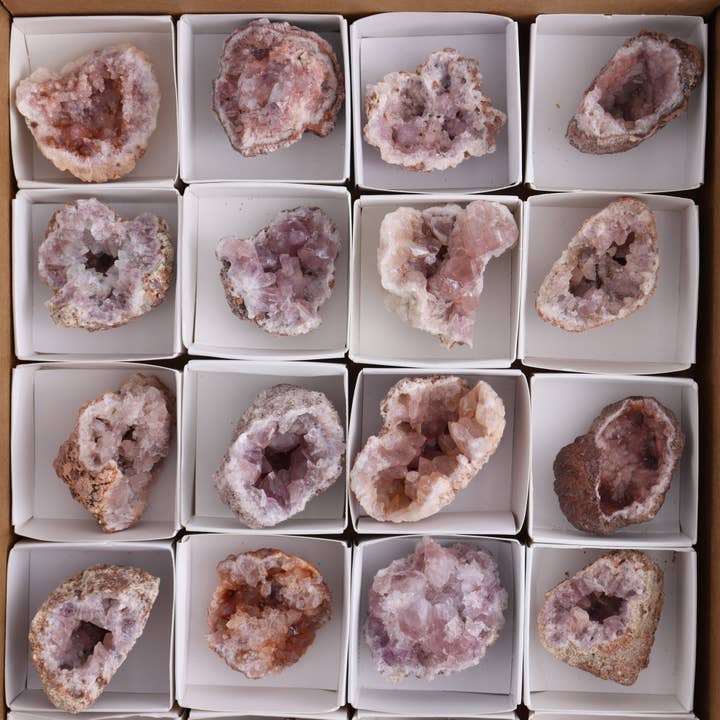 Mi Esperanza Minerals - Wholesale Spiritual Stone/Crystal - Pink Amethyst Flat of 203