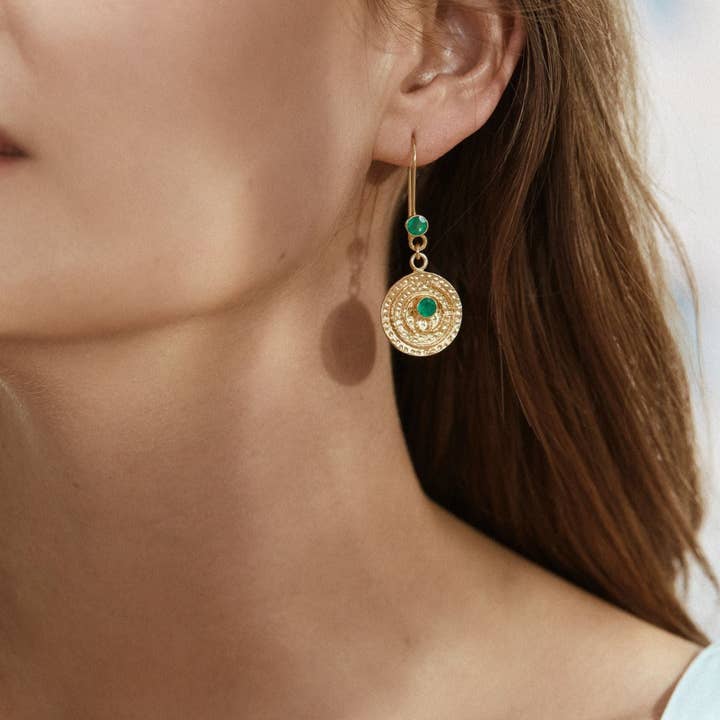 Boucles d’oreilles SAIRA en vermeil 14K avec onyx vert pour la vente par Signorina LEYLA