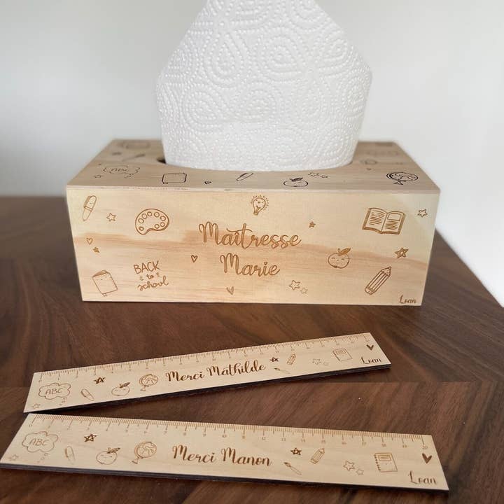ATELIER MFK - Venta al por mayor Cajas de pañuelos - Regalo personalizado para maestra | Caja de pañuelos | Regla