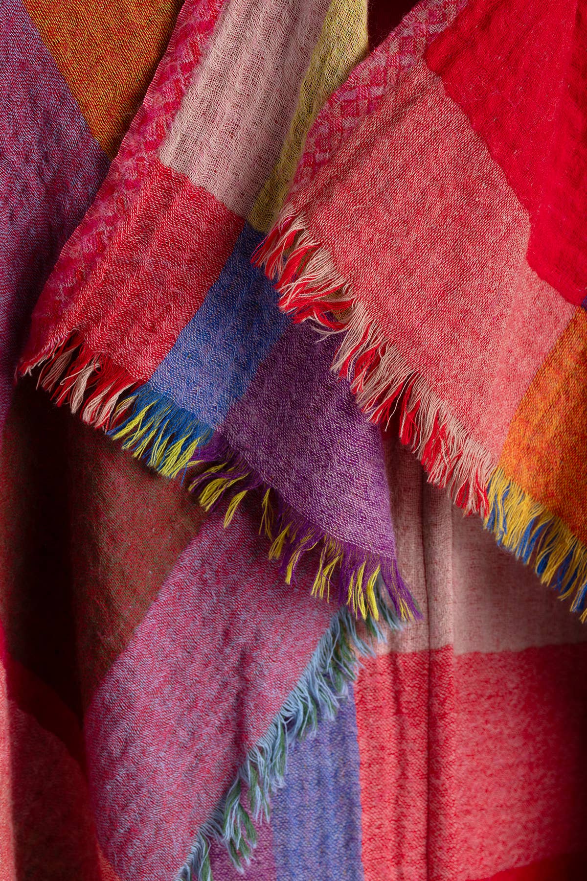 SAACHI – Engroshandel Poncho - Dame – Uld Rainbow Color Grid Cocoon Poncho6