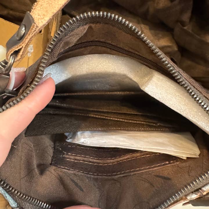 Broads Market - Wholesale Crossbody bag – Women's - Tooled Floral Fringe Crossbody Purse6