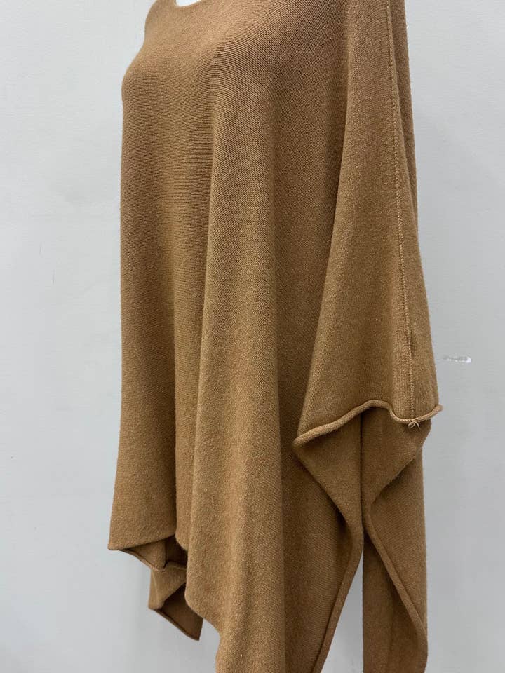 Kis 2 - Wholesale Outerwear Poncho - Women's - VISCOSE BLEND PONCHO