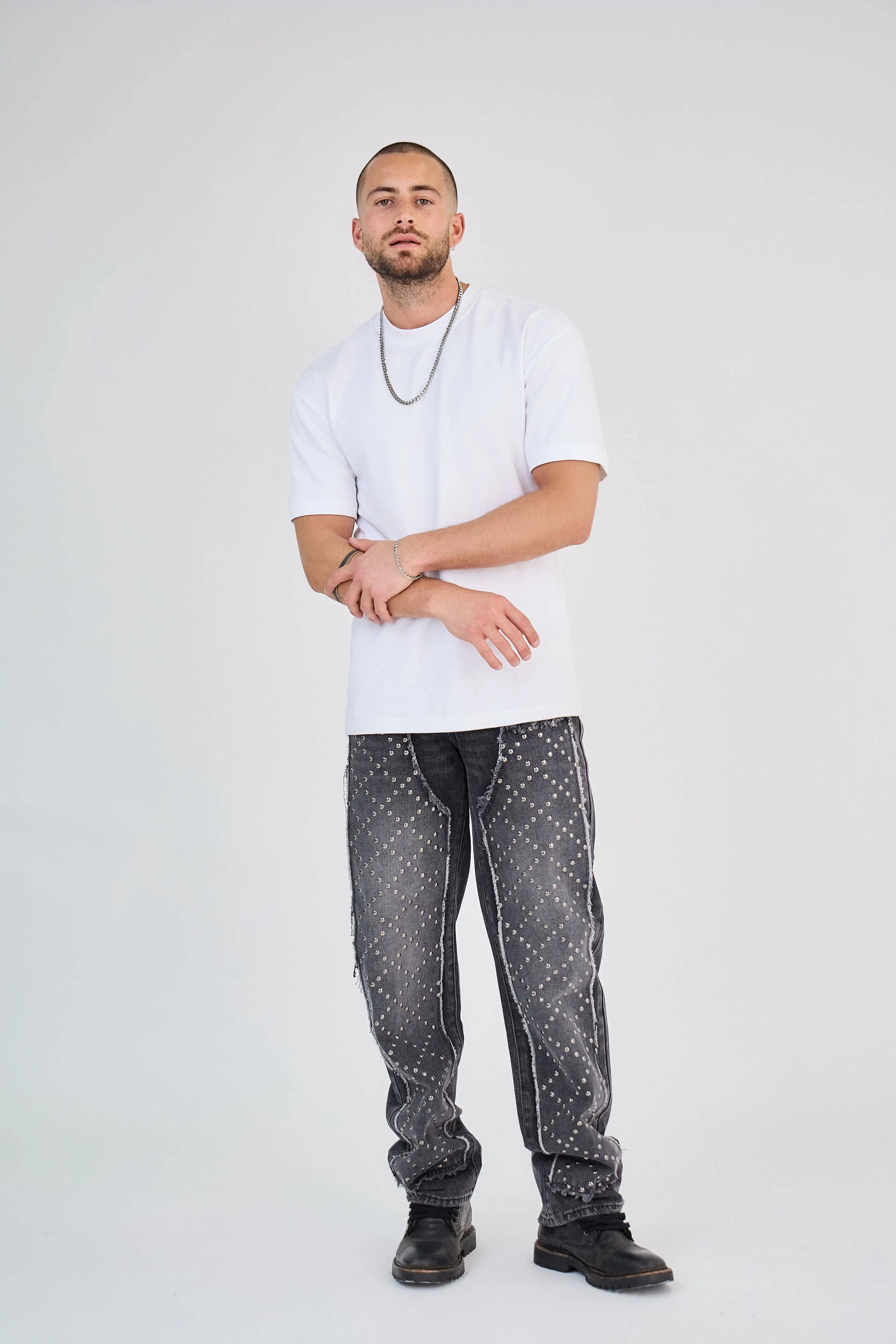 TOP MONDAY - Wholesale Jeans - Men's - Jean Straight Studded Black Gray Medium Wash1