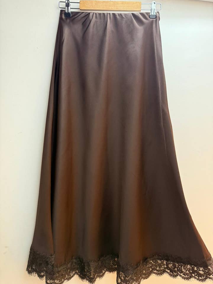 LORIANE - Wholesale Skirt - Women's - 11233U Long skirt with lace in satin3