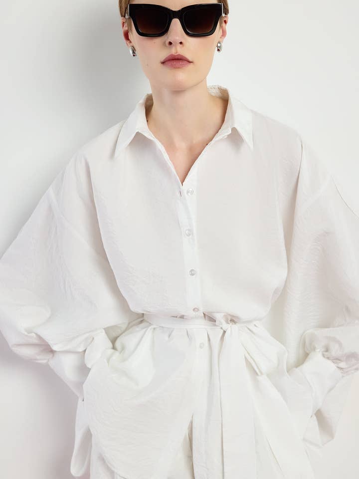 Batwing-Ärmel Gürtel Cupro-Hemd – Übergroße moderne Tunika für den Großhandel von Touché Privé EU