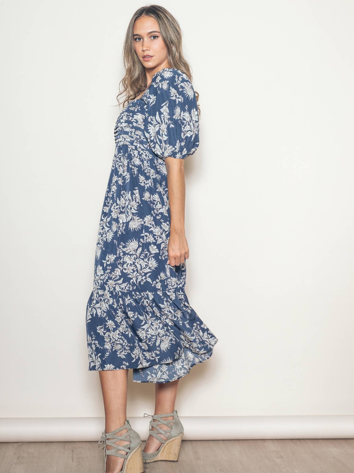 Elloh Collection - Wholesale Dress - Women's - Romantic Bubble Sleeve Pleated Midi Dress with Pockets10