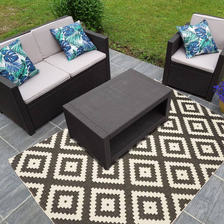 Black OUTDOOR BC ROMA REVERSIBLE Polypropylene Outdoor Rug for wholesale on Faire1