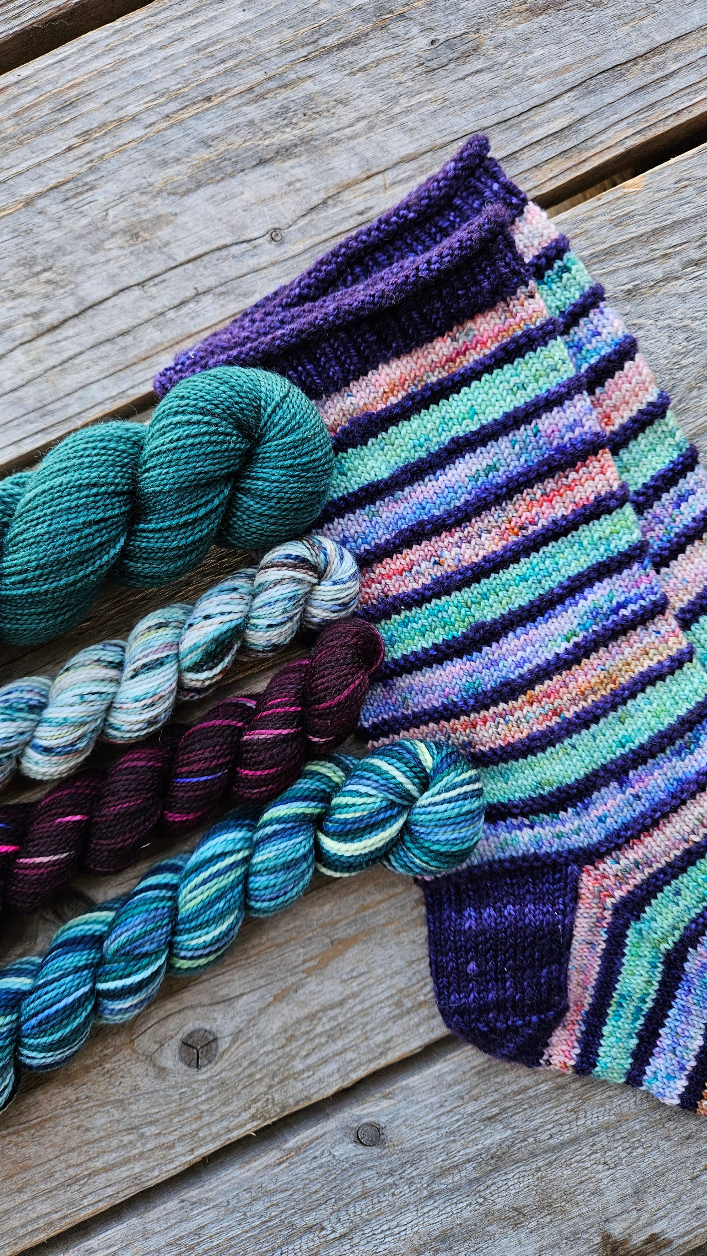 Koigu Wool Designs - Venta al por mayor Hilos - Kit de tejer calcetines a rayas6