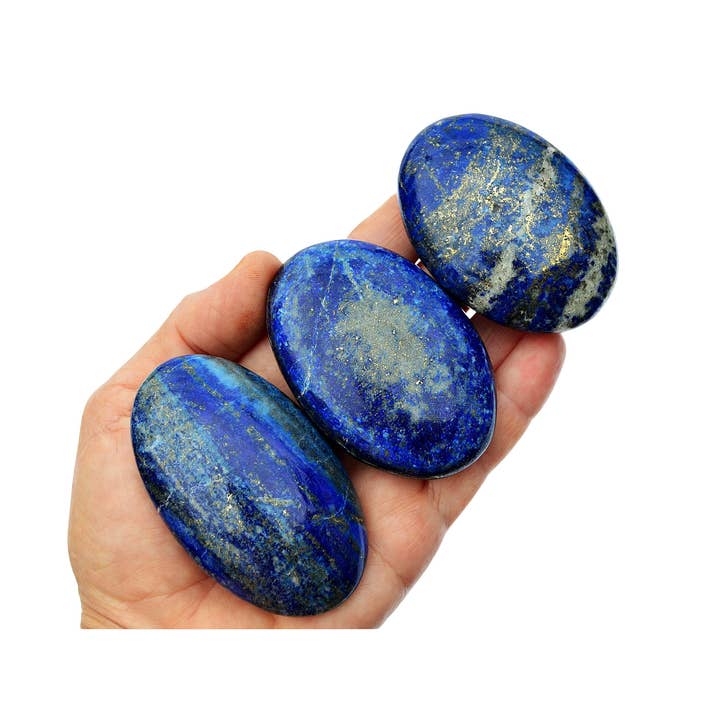 Kaia & Crystals – wholesale Andlig sten/kristall – Lapis lazuli handstenar (7–10 st) kvalitetsset, 45–80 mm5