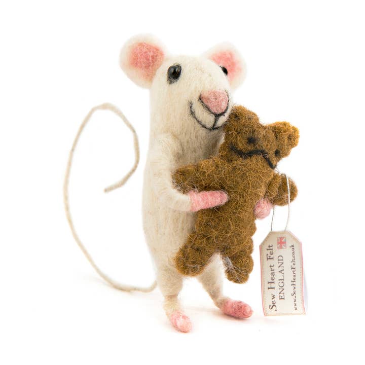 Babymuis met beer voor wholesale door Sew Heart Felt