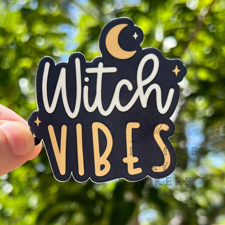 Autocollant Witch Vibes | Autocollant sorcière | Autocollant imperméable | H pour la vente par September Sky Stickers