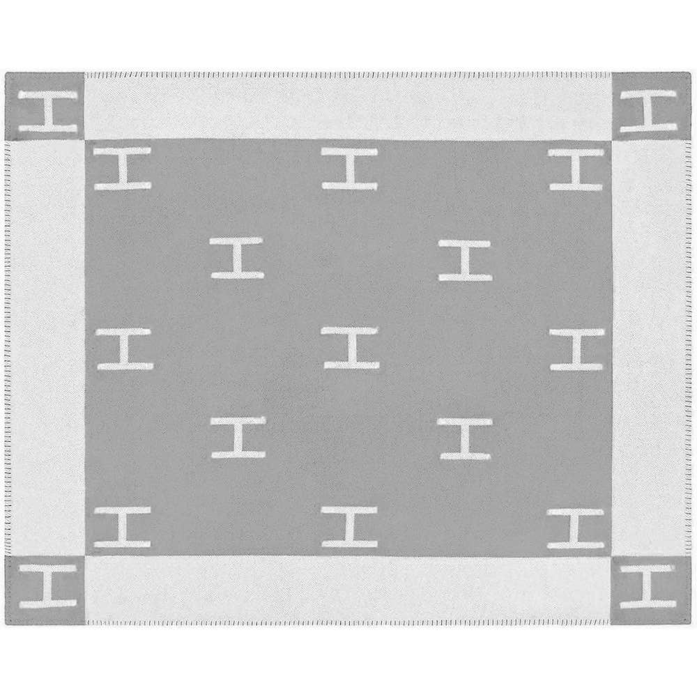 Sensibling Corp. - Wholesale Decoratiedeken - Monogrampatroon Omkeerbare Deken8