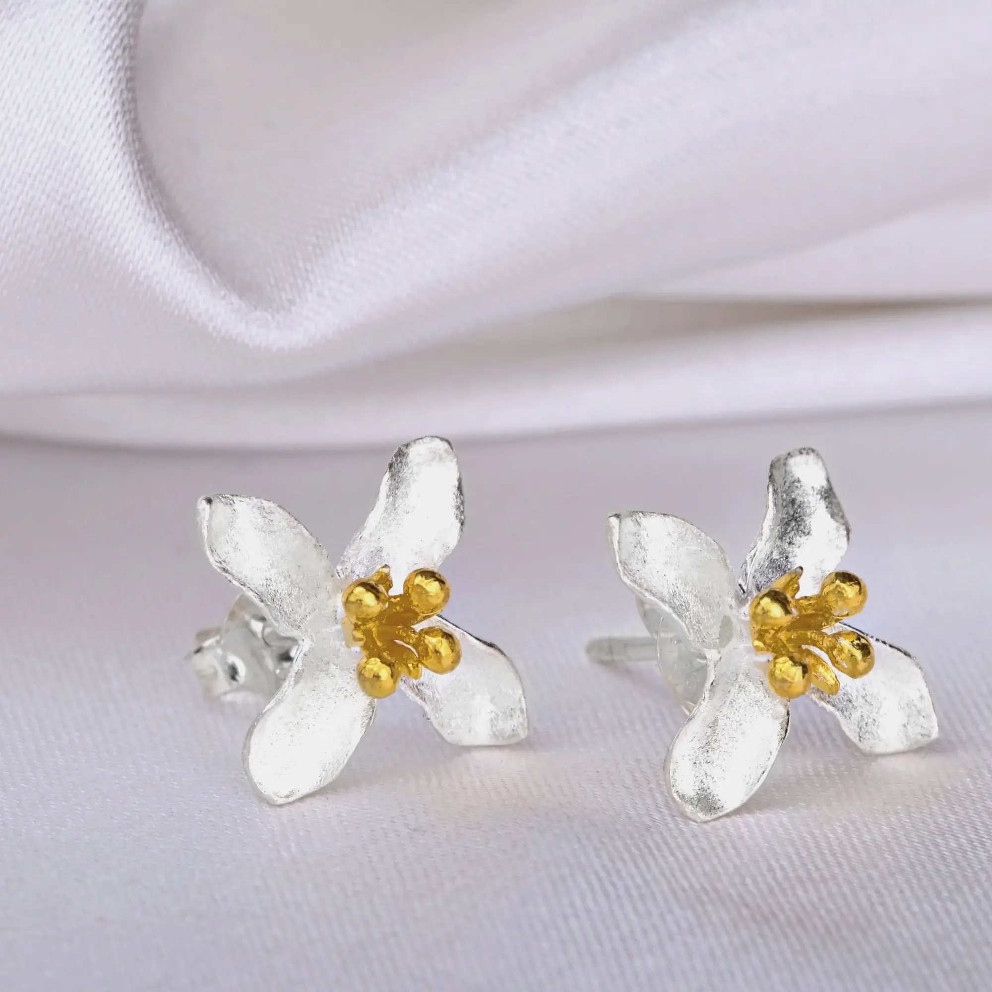 MadamLili - Wholesale Stud/Post Earrings - 925 Silver Lilies Stud Earrings - EHR925-414