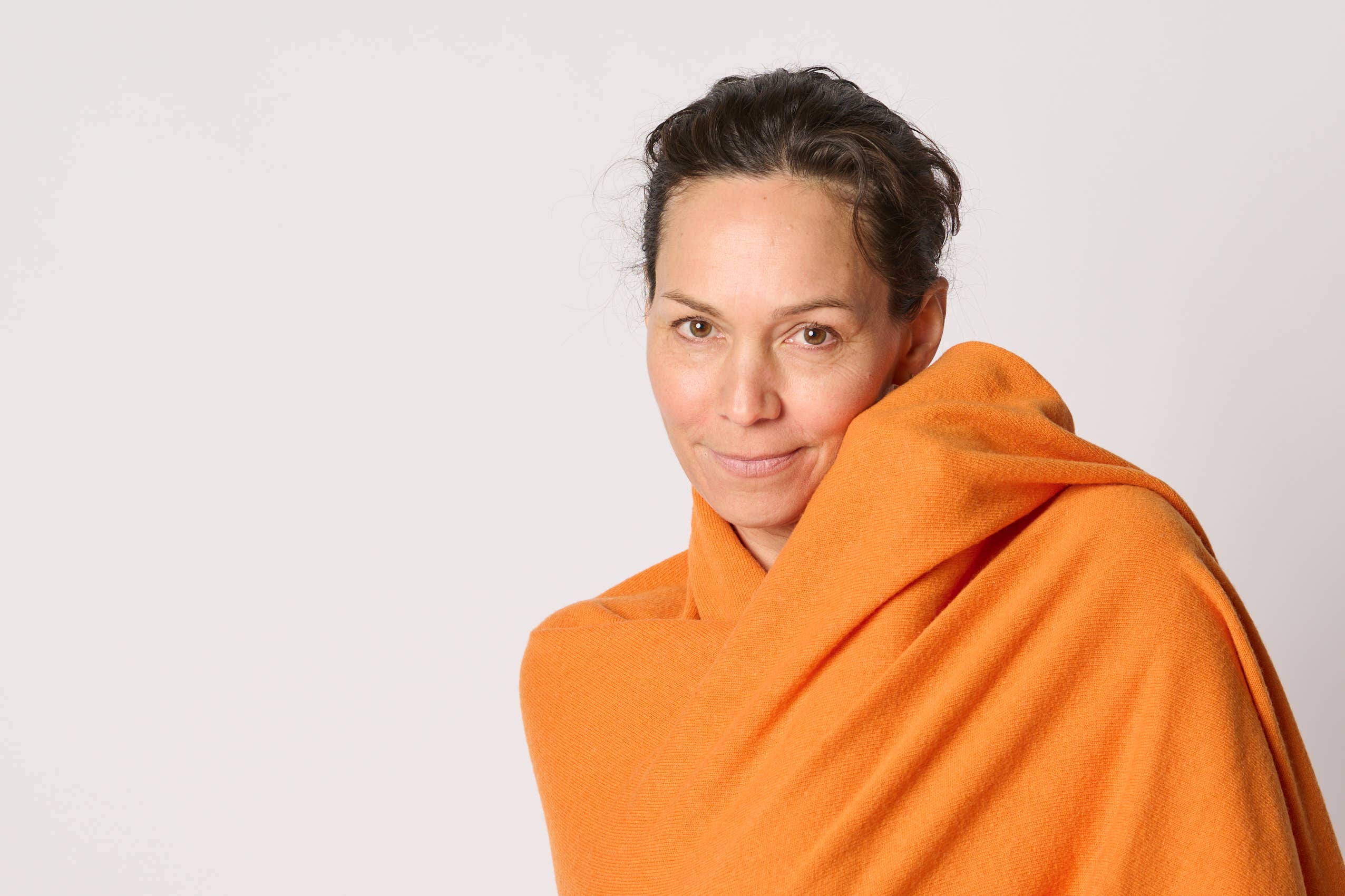 Margolis Pineo Italia - Wholesale Throw Blanket - AVELLINA THROW – SOFT CASHMERE-BLEND - HOLIDAY FAVE23