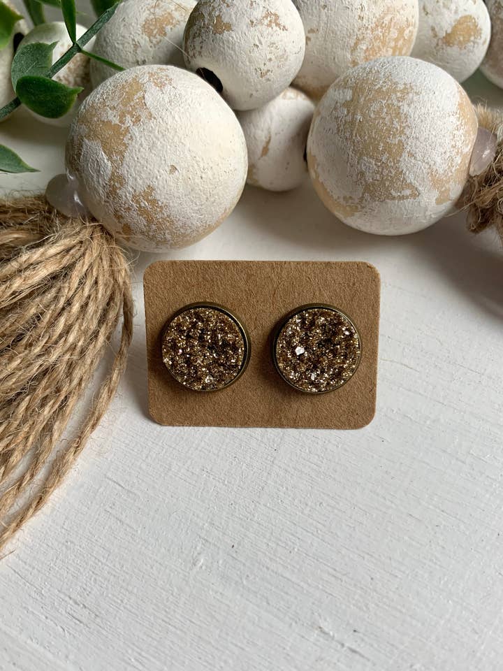 Or foncé 12 mm pour la vente par Lily & Violet