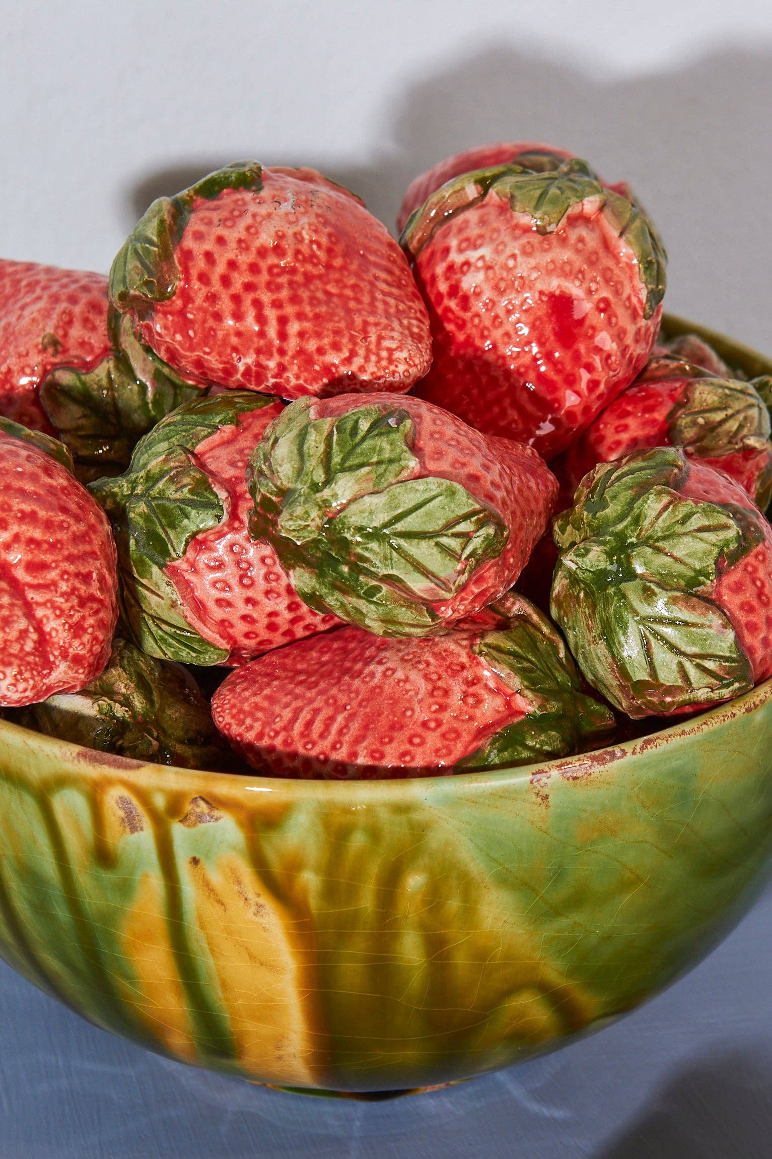 Eturel Madrid - Wholesale Decorative Tabletop Object - Glazed ceramic replica strawberries 2 pcs.1
