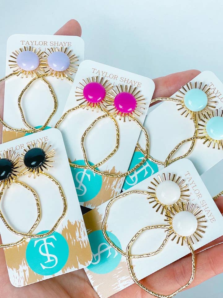 Créoles Sunburst colorées pour la vente par Taylor Shaye Designs