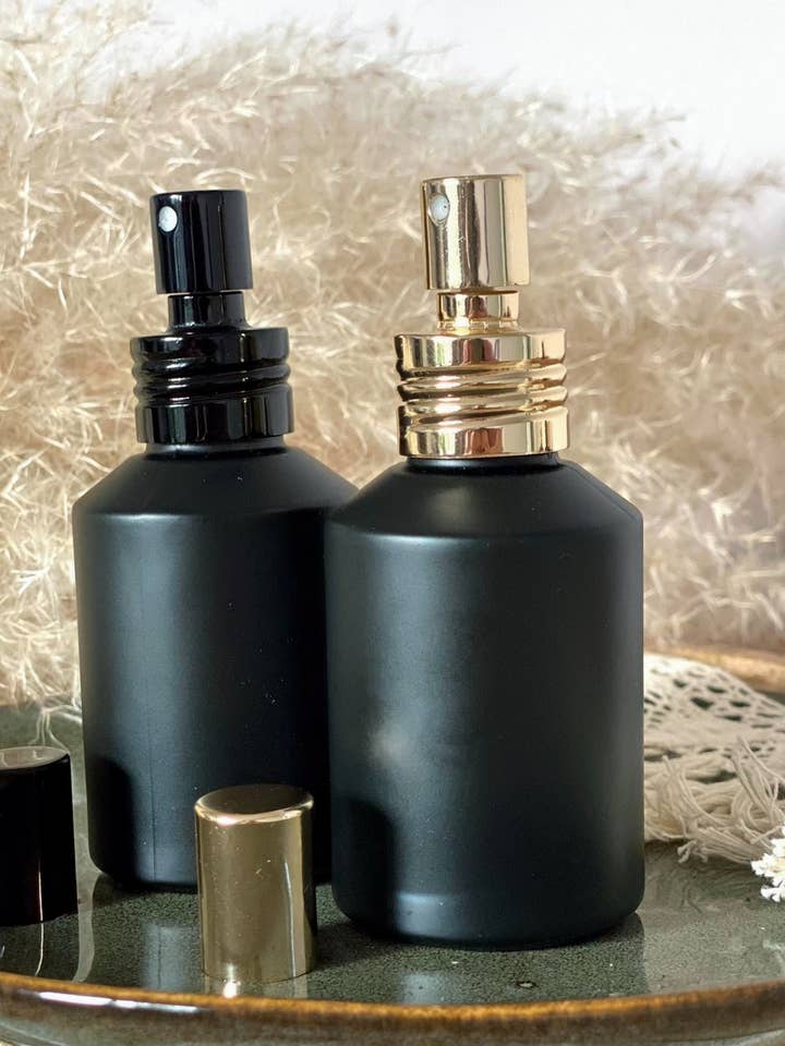 60ml Matt Black Spray Bottle With Metal Spray Head for wholesale by feelinature