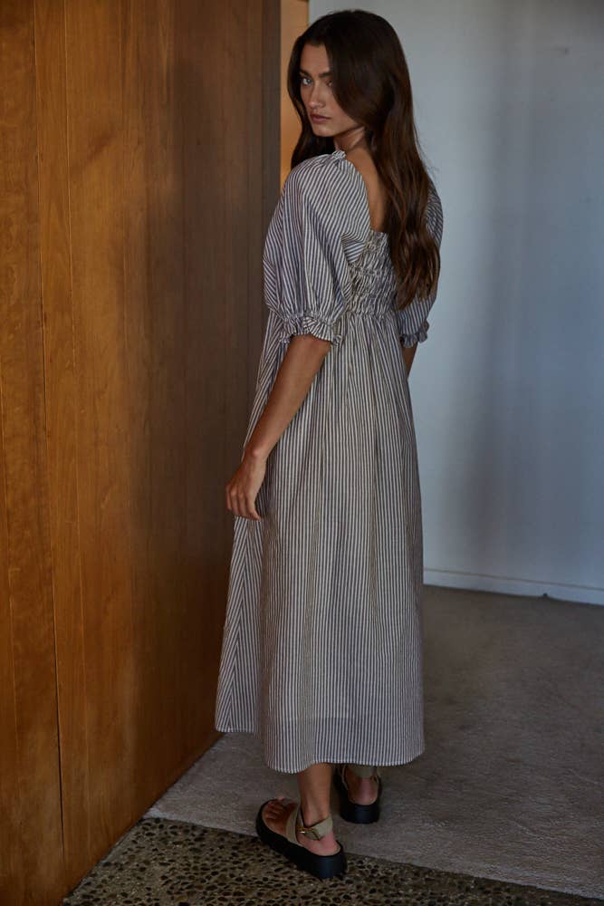 Grå L9144 | Vävd Bomull Linne Randig Smockad Midiklänning för wholesale på Faire2