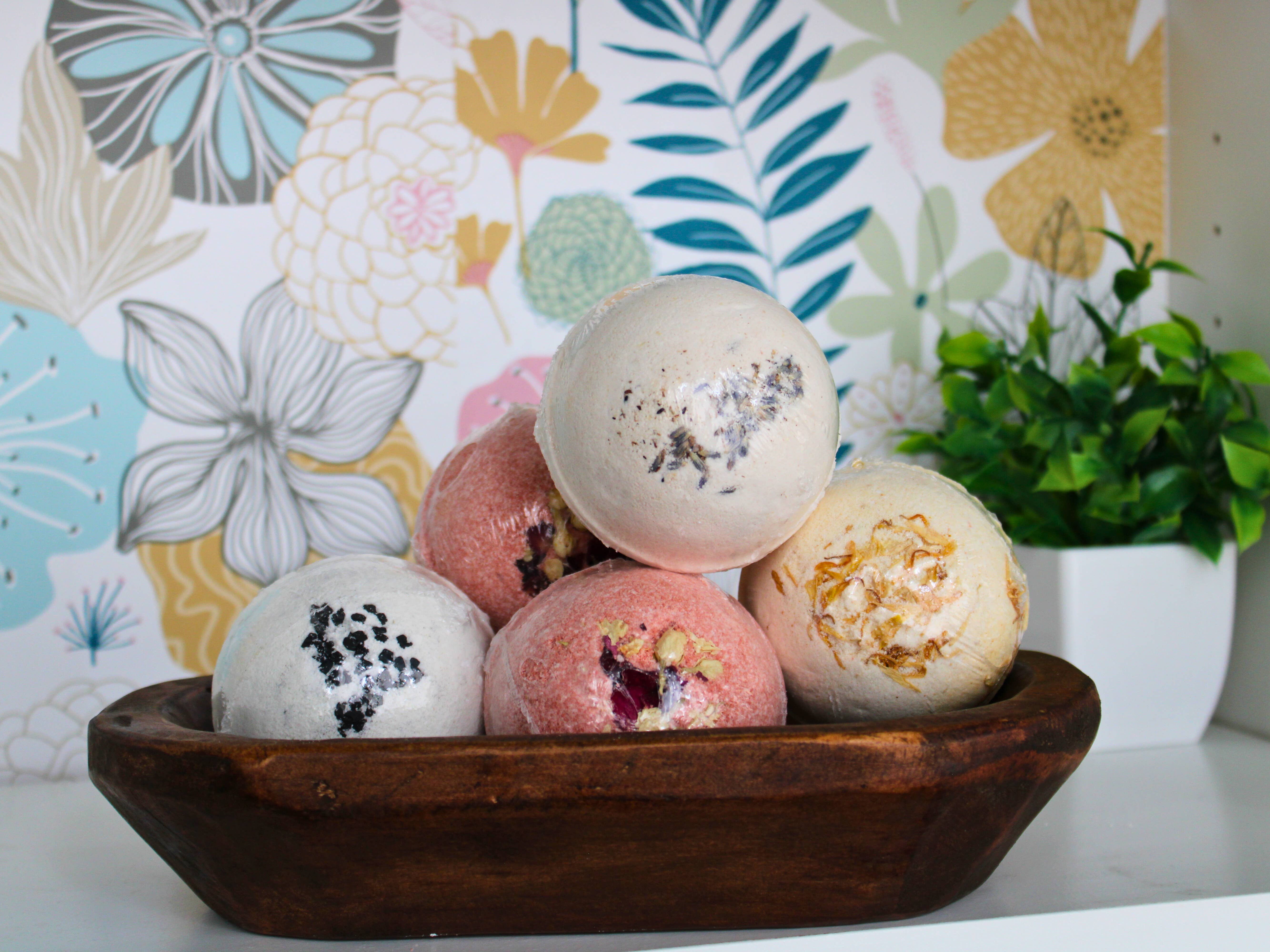 JM Botanicals - Handcrafted Skin Care – wholesale Badbomb/fizz – Eukalyptus+ Mynta Badbomb1