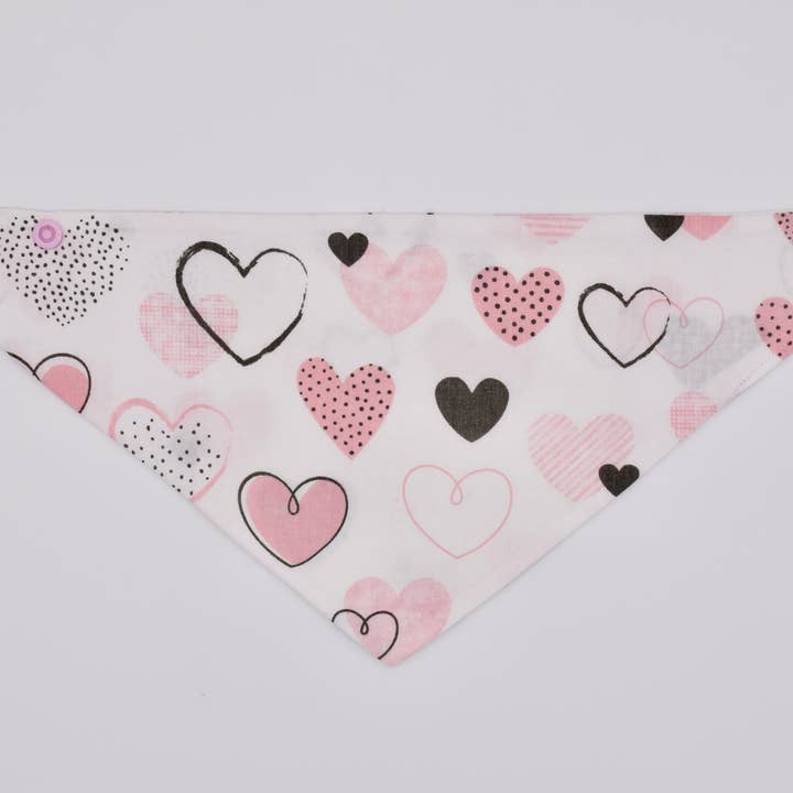 Hundehalstuch Herzchen für den Großhandel von pinkabell e.U.