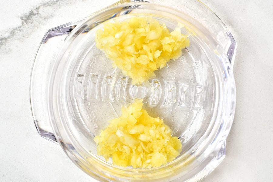 NexTrend - Wholesale Kitchen Tool/Gadget - Garlic Twister 4th Generation1