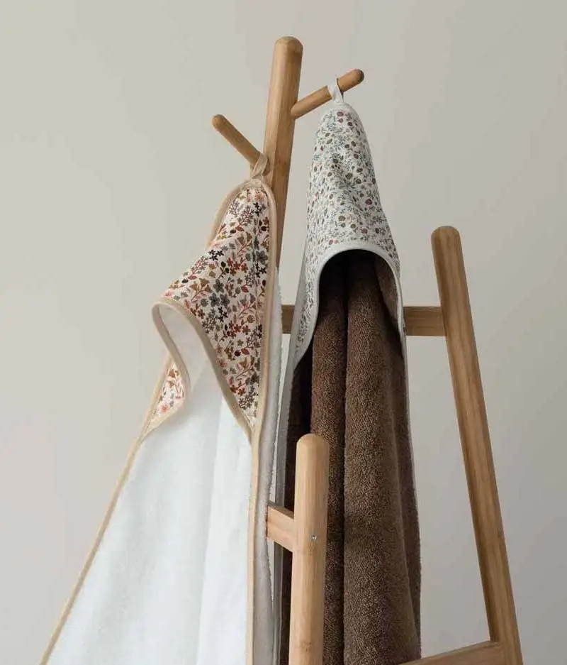 Manufacture des bébés français - Vente Sortie de bain - Enfant et bébé - Cape de Bain fleuri rose3