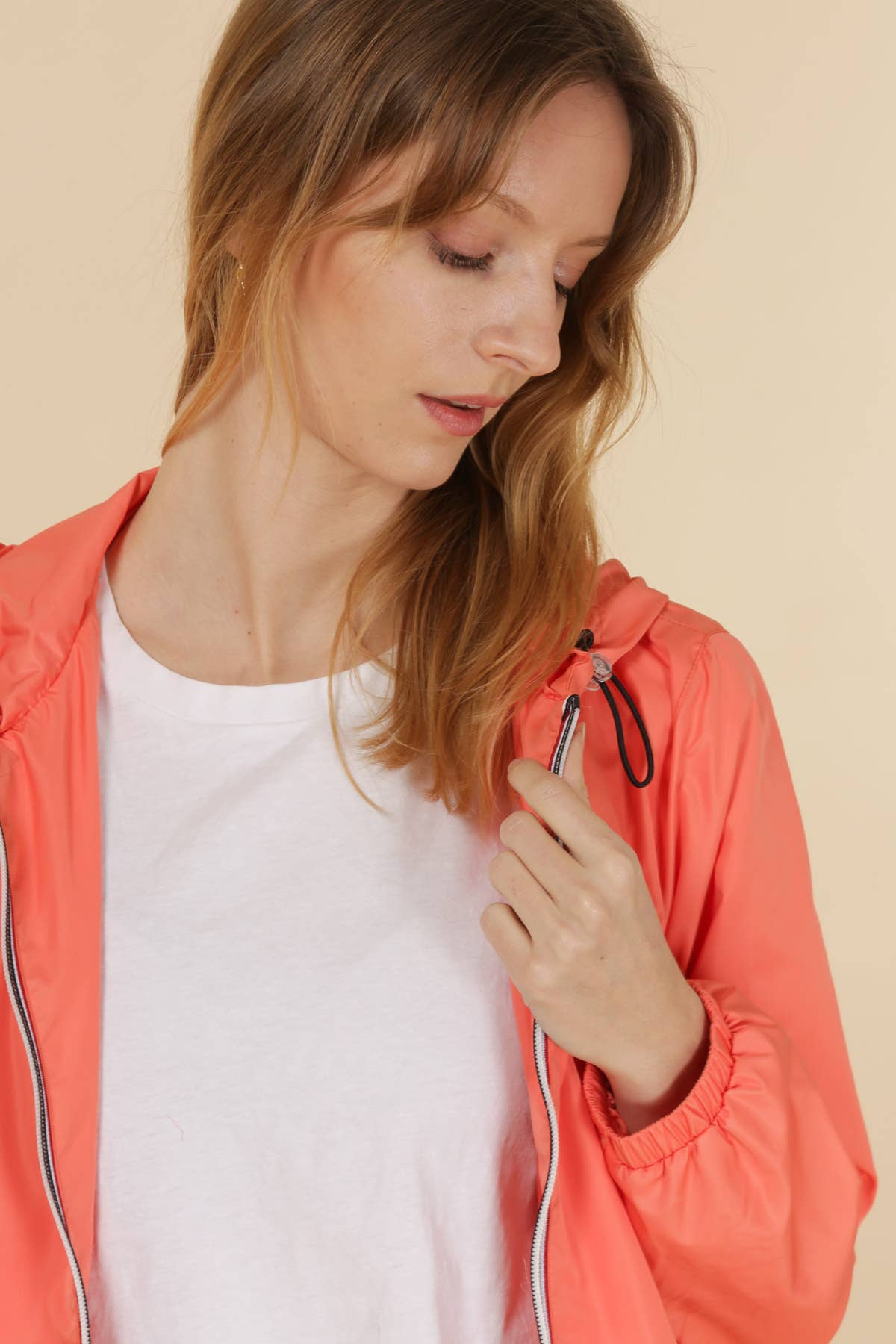 Attrait Paris - Wholesale Windbreaker - Women's - Short hooded windbreaker with colorful zip1