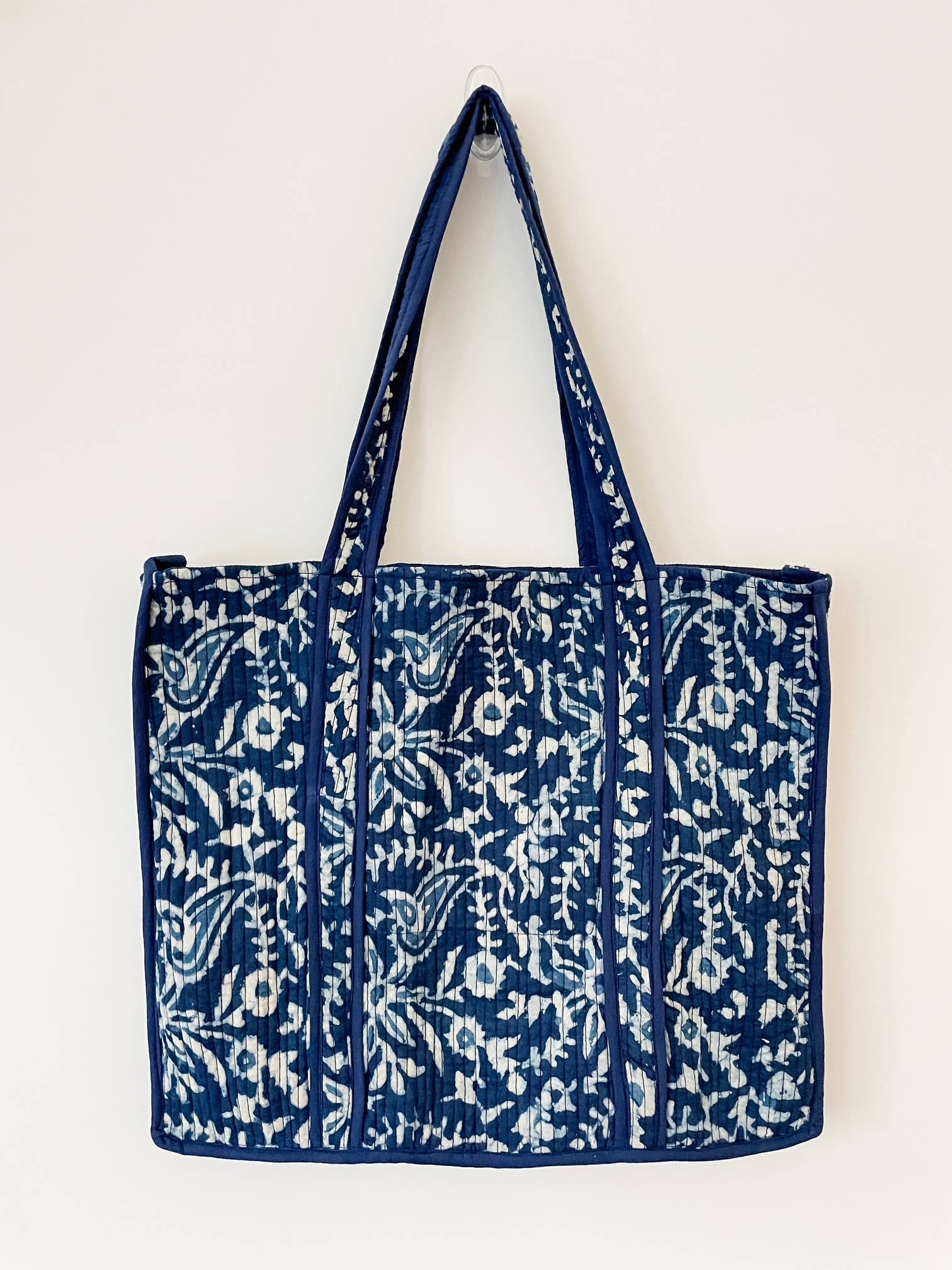 Kalyana Textiles – Engroshandel Tote bag - Dame – Tote-taske med bloktryk i naturlig indigo1