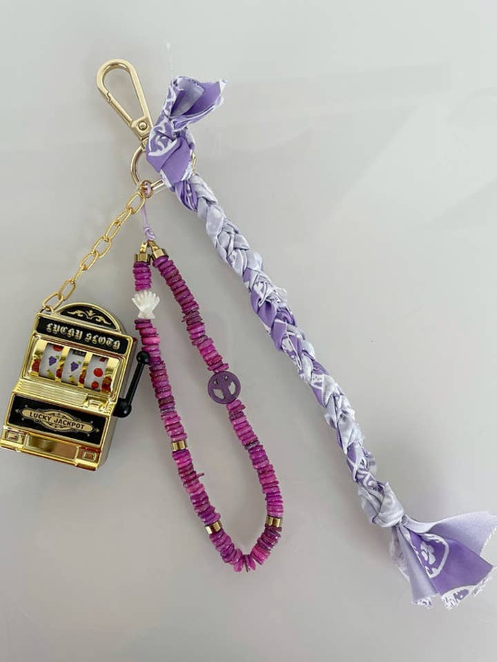 PORTACHIAVI MACCHINETTA SLOT VIOLA per la vendita all'ingrosso da parte di Liviana Lisbon