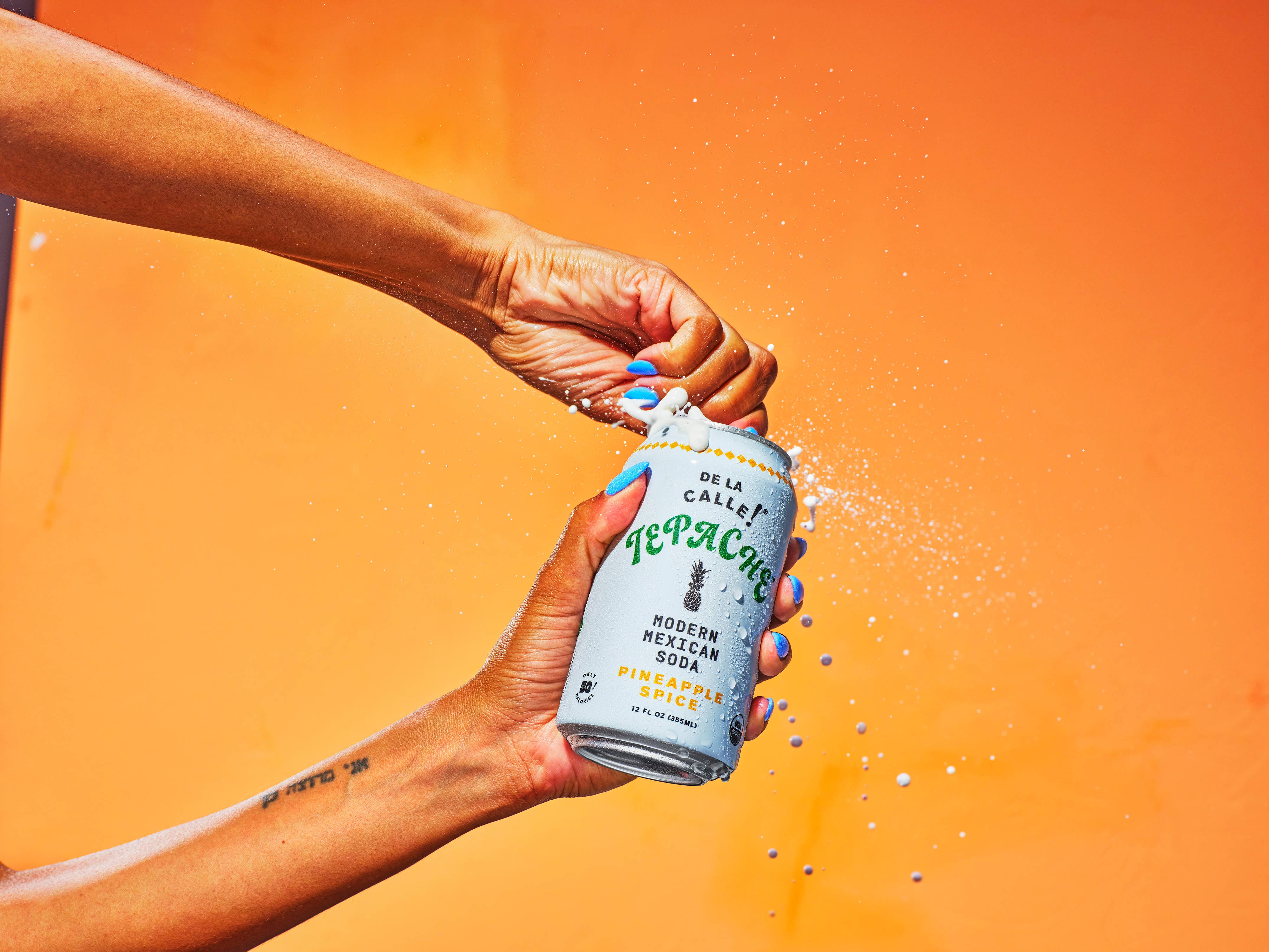 De La Calle - Wholesale Soda/Carbonated Drink - De La Calle Pineapple Spice Tepache Fermented Beverage (12 Pack)1