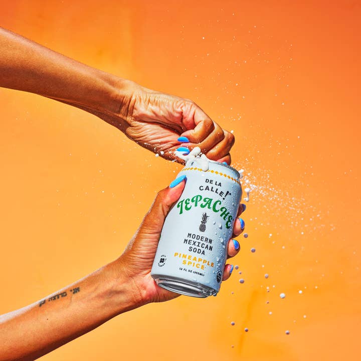 De La Calle - Wholesale Soda/Carbonated Drink - De La Calle Pineapple Spice Tepache Fermented Beverage (12 Pack)1