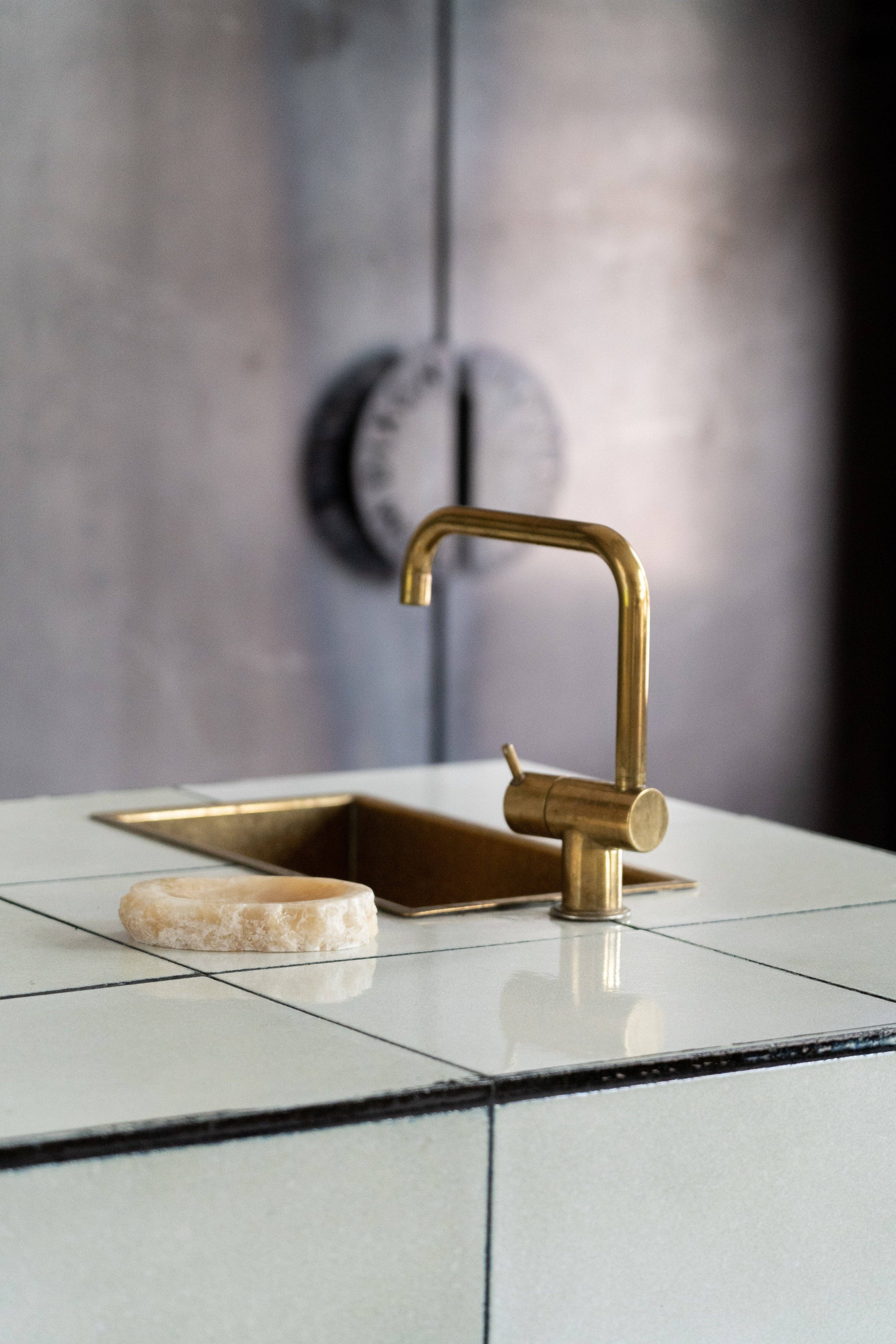 Botanical Boys - Wholesale Bath Soap Dish - Natural Shaped Onyx Soap Dish8