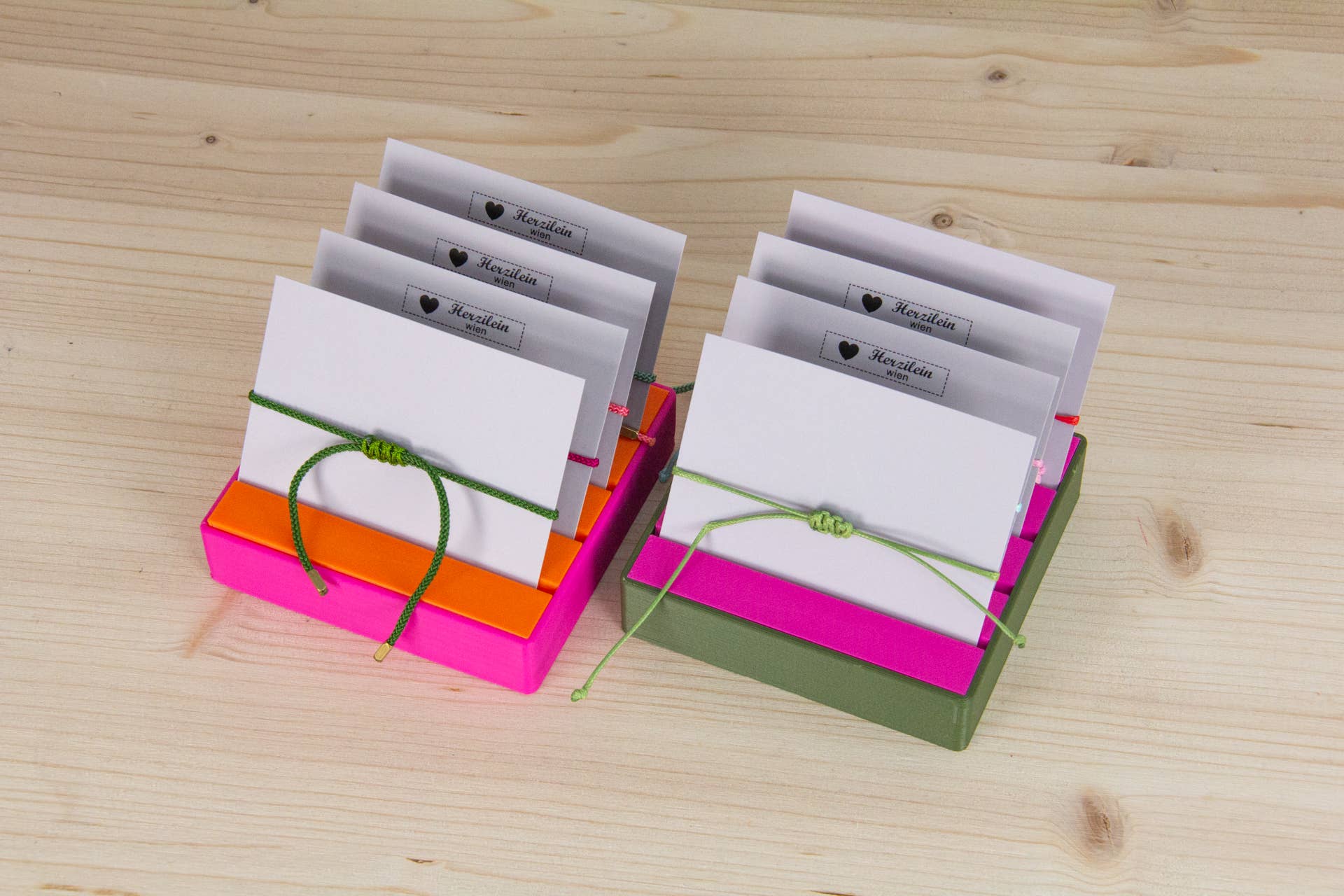 Herzilein-Wien GmbH - Wholesale Jewelry Stand & Display - Display zum Stecken Armbänder 1