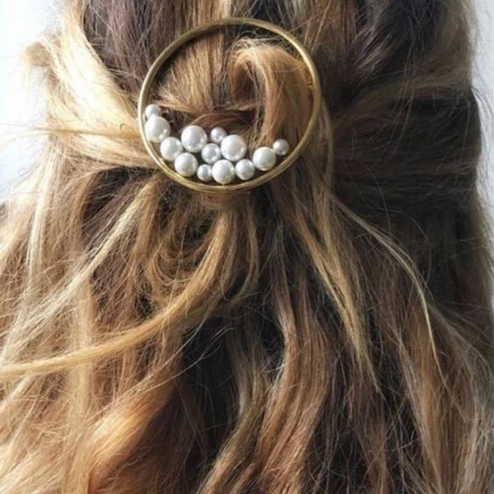LadyJuneAccessories - Vente Barrette – femme - Barrette à cheveux perle dorée, pince à cheveux en laiton, barrette ronde1