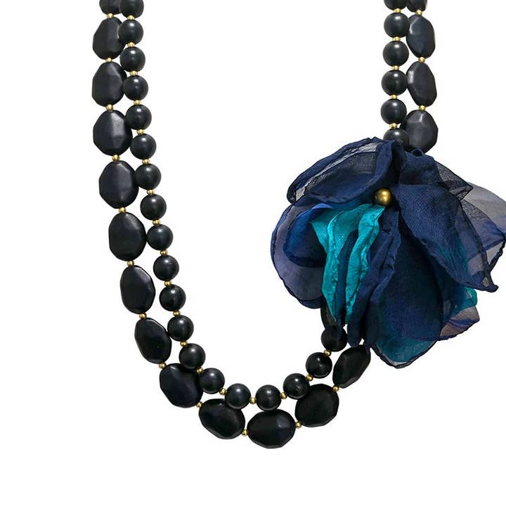 AMORINO SRL - Wholesale Beaded/Pearl Necklace - BEADED NECKLACE WITH FABRIC FLOWER