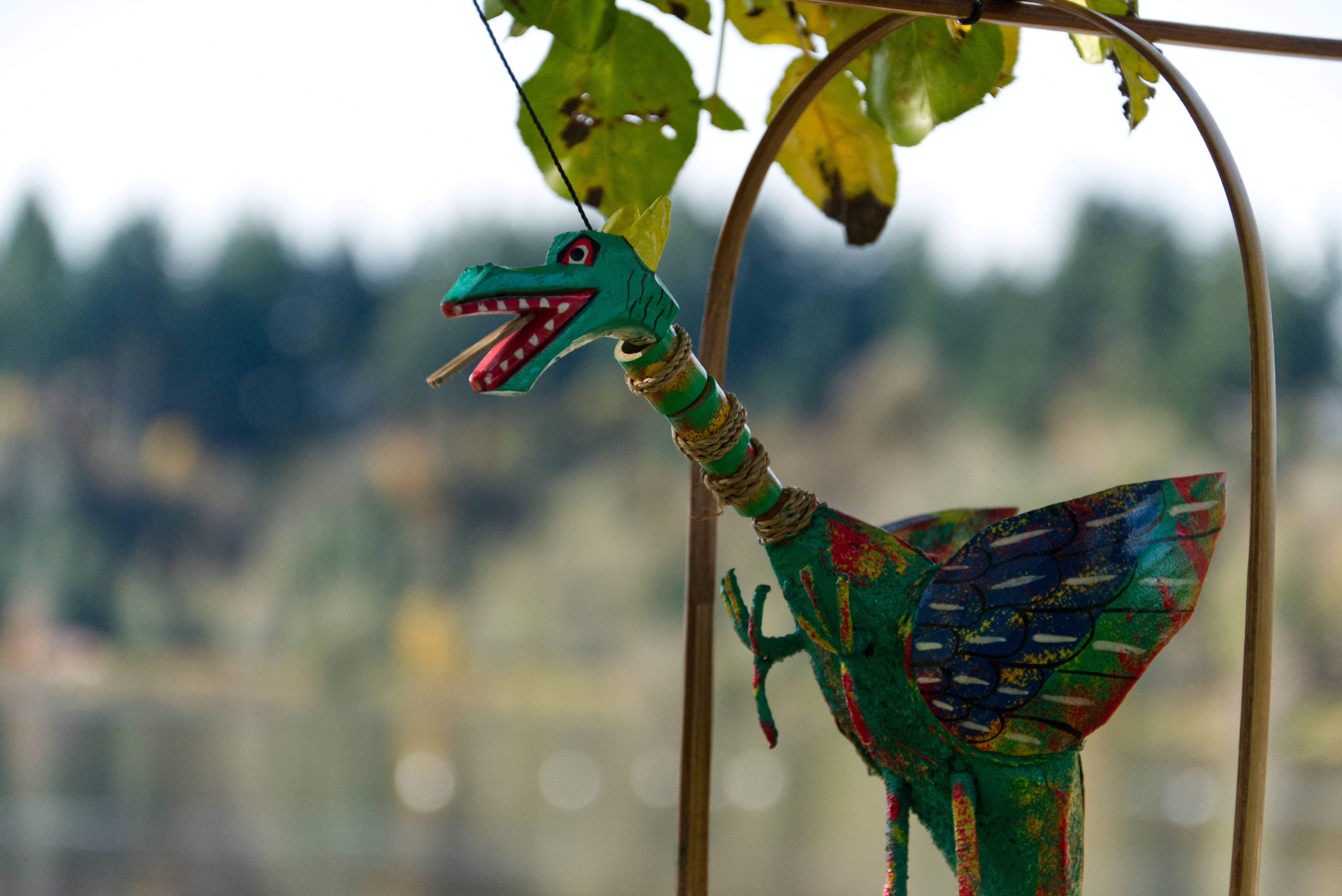 Cohasset Gifts - Wholesale Wind Chime - Dragon "Flame" Bobbing Head Wind Chime2