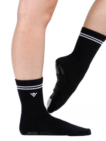 Phish Net Closed Toe Grip Sock – Arebesk, Inc.